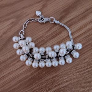Elegant Pearl Bracelet